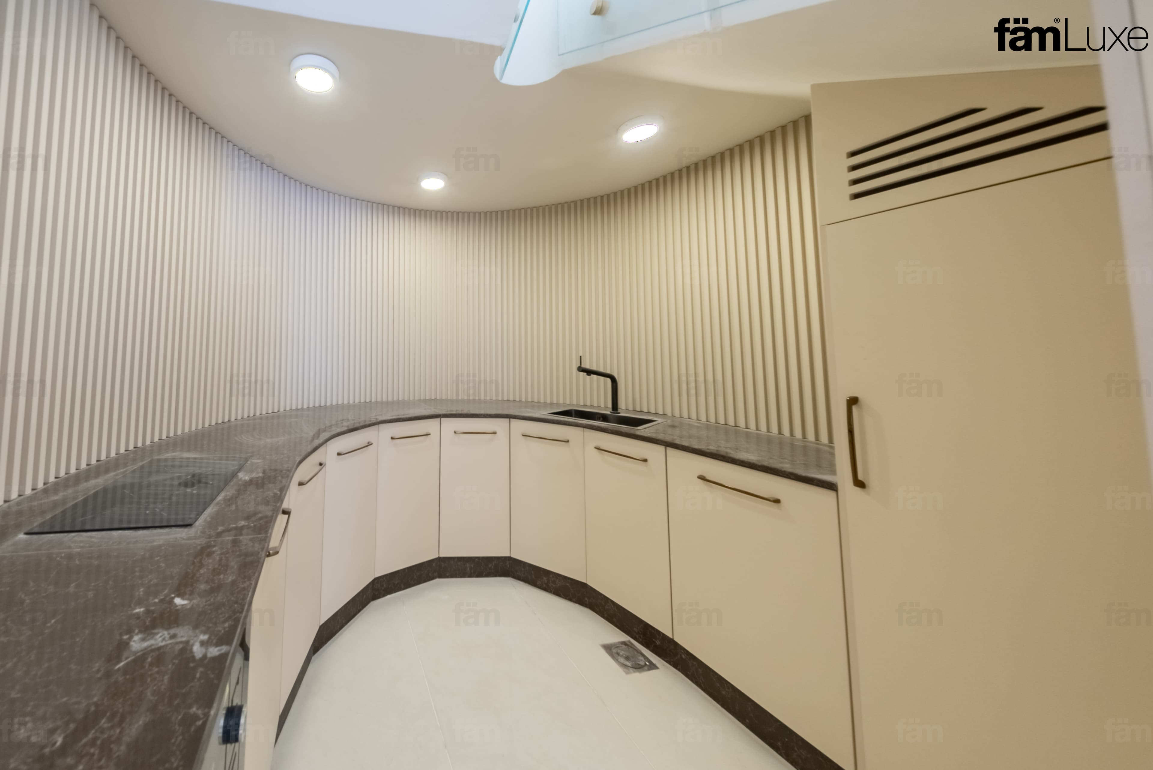 5 bedroom villa in Al Quoz 2, photograph 8 of 20