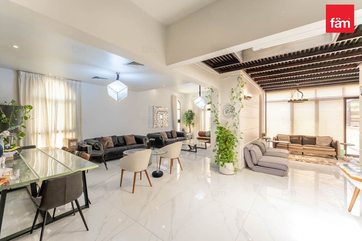 4 bedroom villa in Al Salam Townhouses, photograph 11 of 20