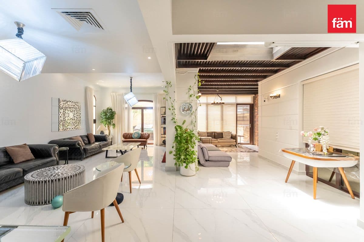 4 bedroom villa in Al Salam Townhouses, photograph 7 of 20