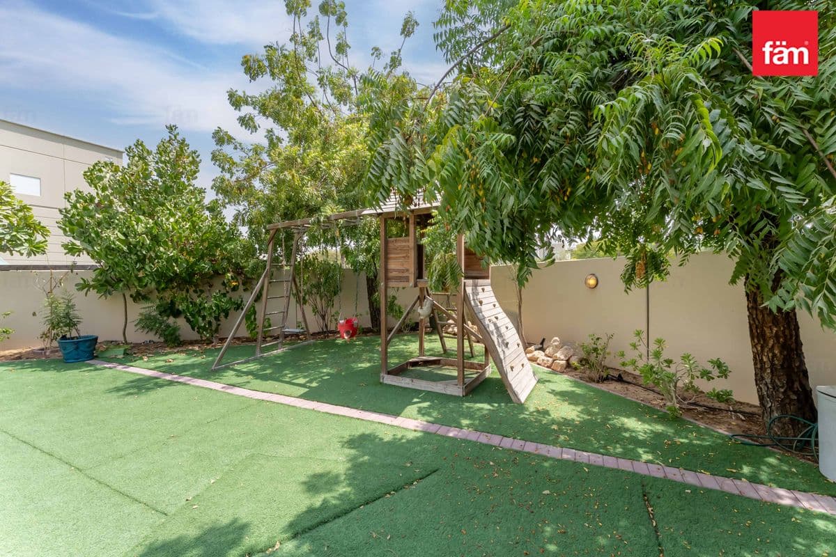 4 bedroom villa in Al Salam Townhouses, photograph 9 of 20