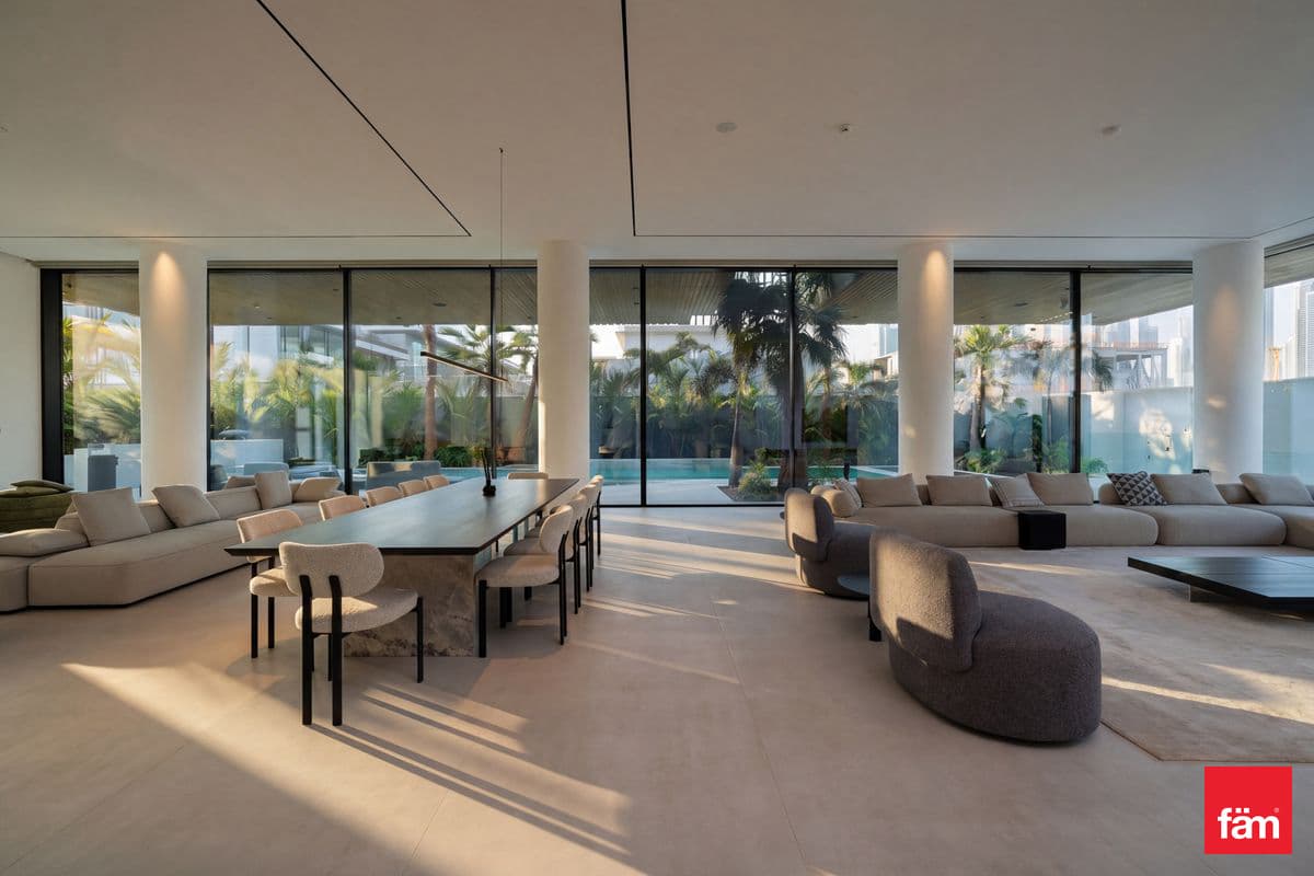 6 bedroom villa in Al Wasl Villas, photograph 7 of 19