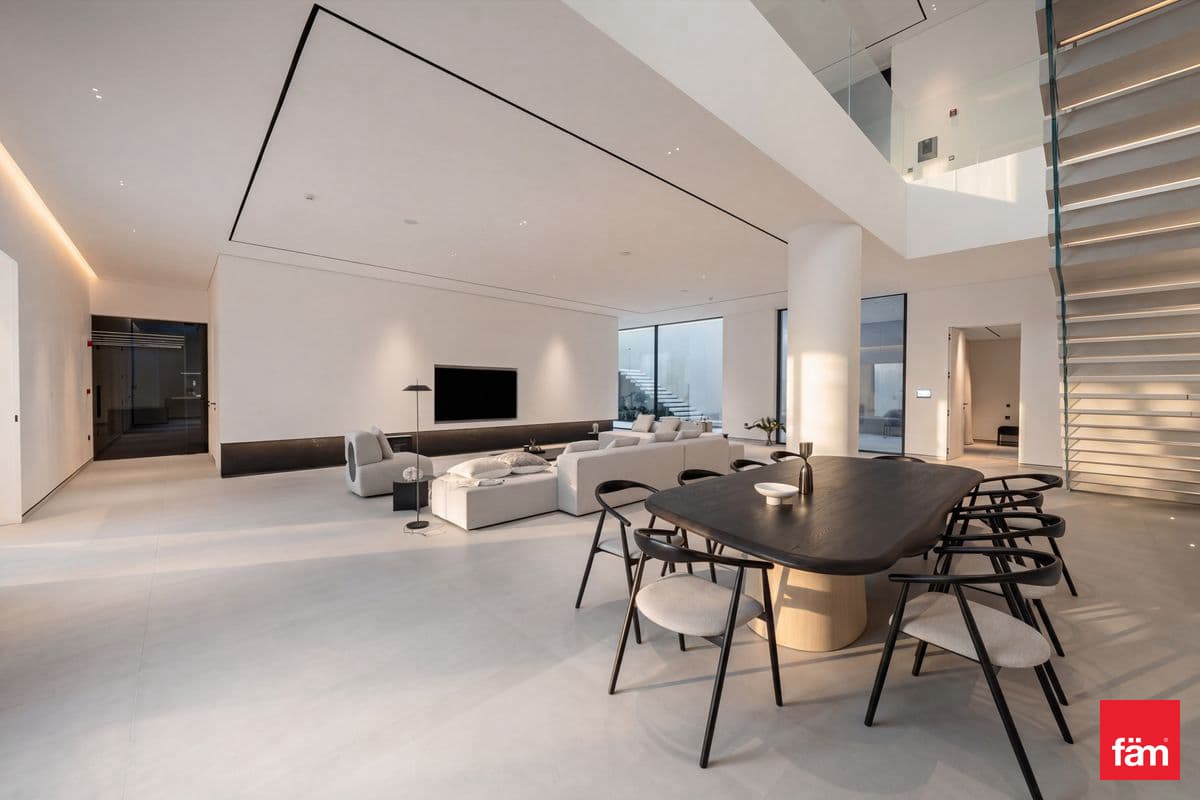 6 bedroom villa in Al Wasl Villas, photograph 13 of 19