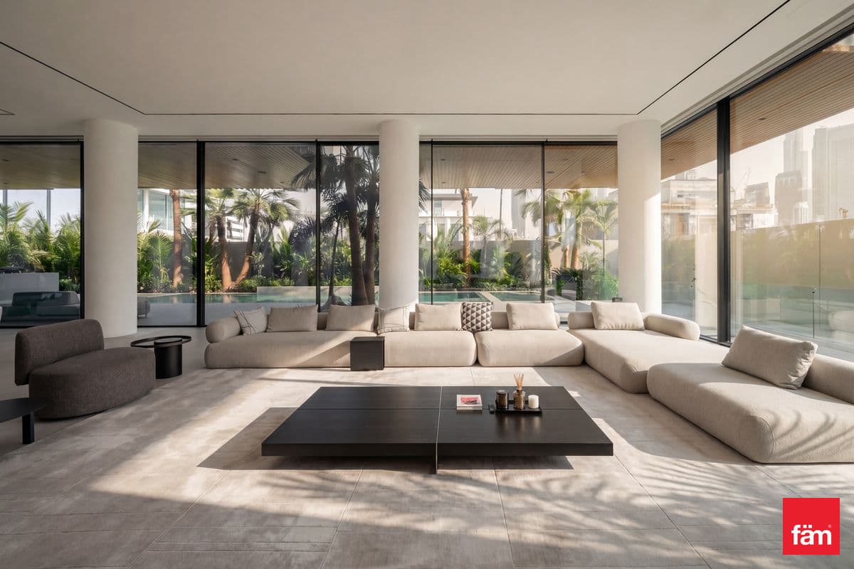 6 bedroom villa in Al Wasl Villas, photograph 6 of 20