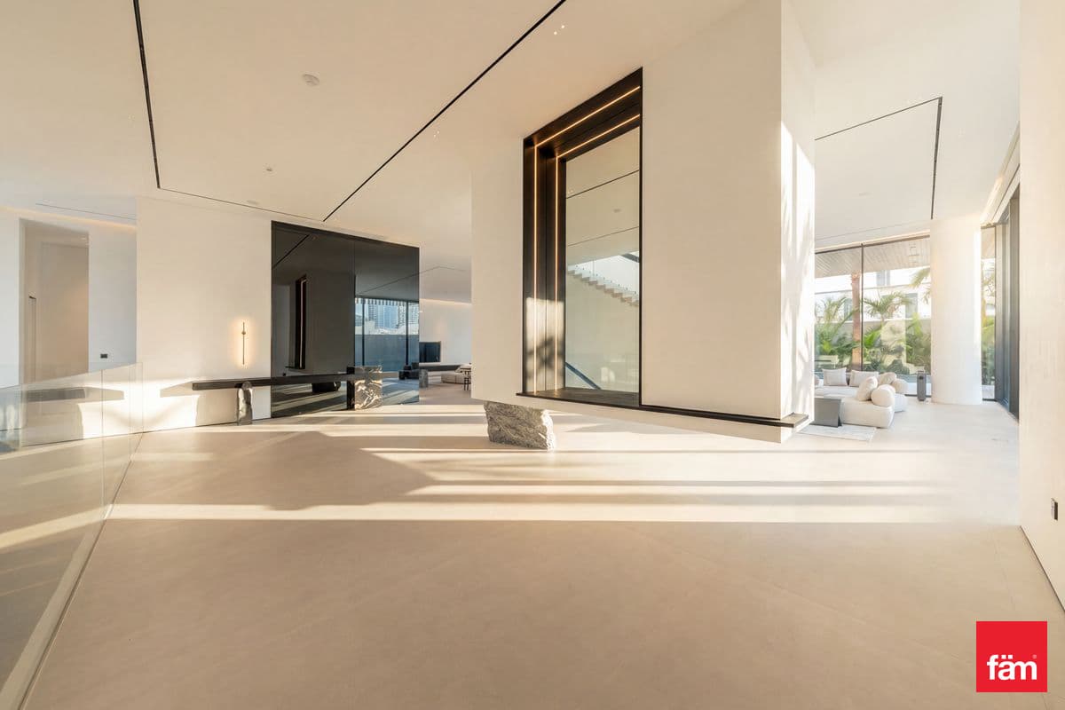 6 bedroom villa in Al Wasl Villas, photograph 14 of 20