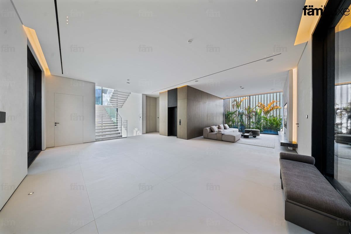 6 bedroom villa in Al Wasl Villas, photograph 20 of 20