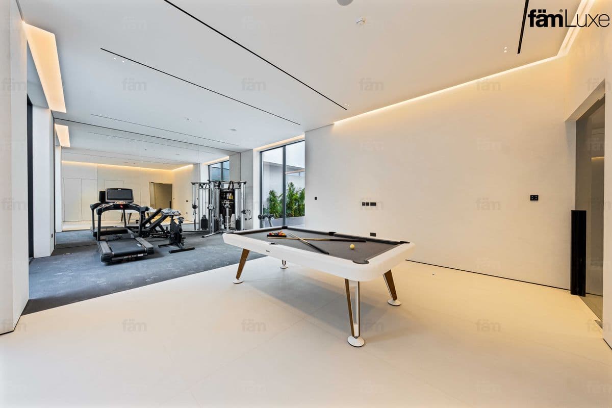 6 bedroom villa in Al Wasl Villas, photograph 14 of 20