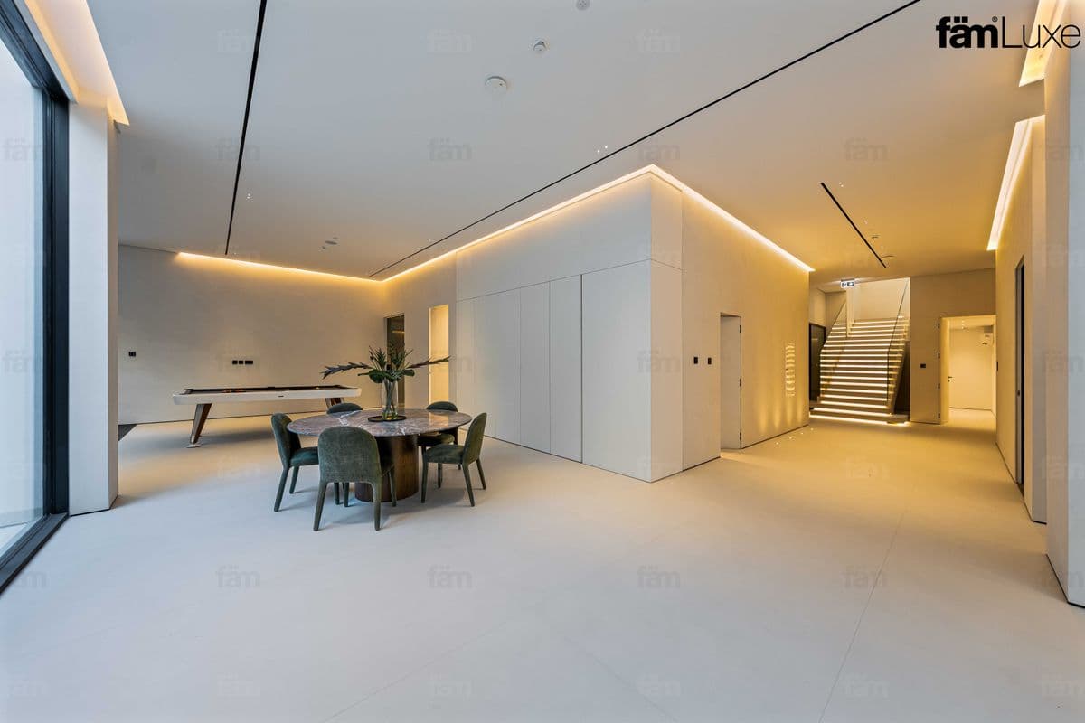 6 bedroom villa in Al Wasl Villas, photograph 9 of 20