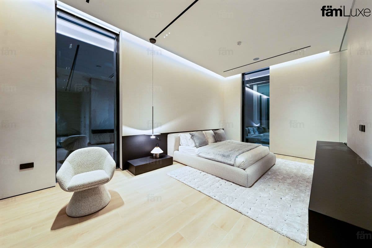 6 bedroom villa in Al Wasl Villas, photograph 18 of 20