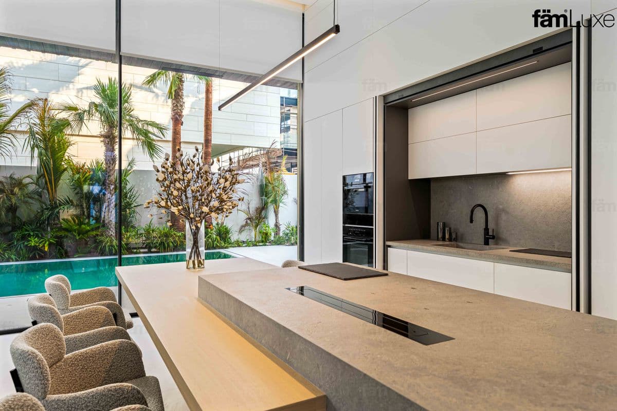 6 bedroom villa in Al Wasl Villas, photograph 10 of 20