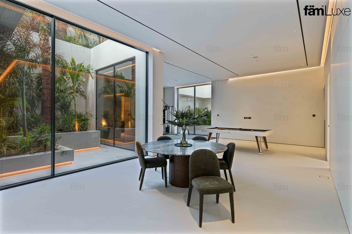 6 bedroom villa in Al Wasl Villas, photograph 13 of 20