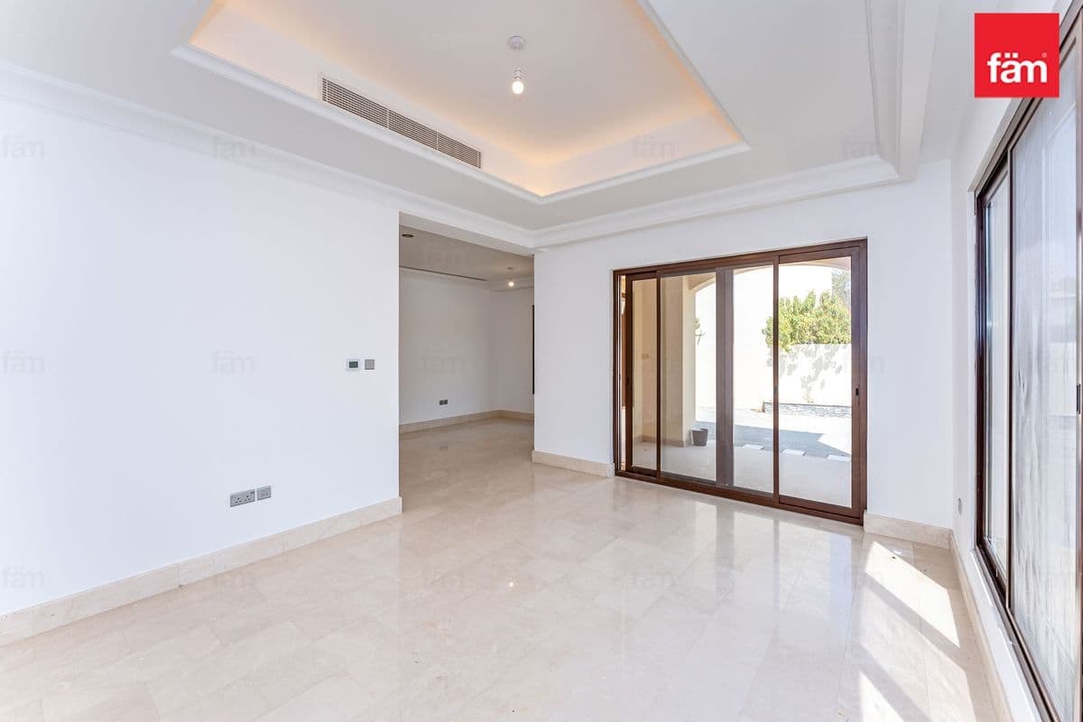 4 bedroom villa in Aseel, photograph 4 of 20