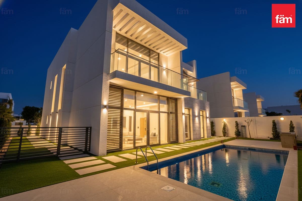 4 bedroom villa in B Villas at District One, photograph 2 of 20