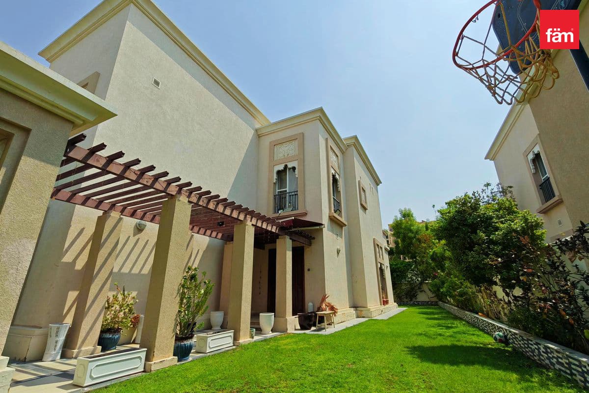 5 bedroom villa in Cedre Villas Cluster C, photograph 3 of 20