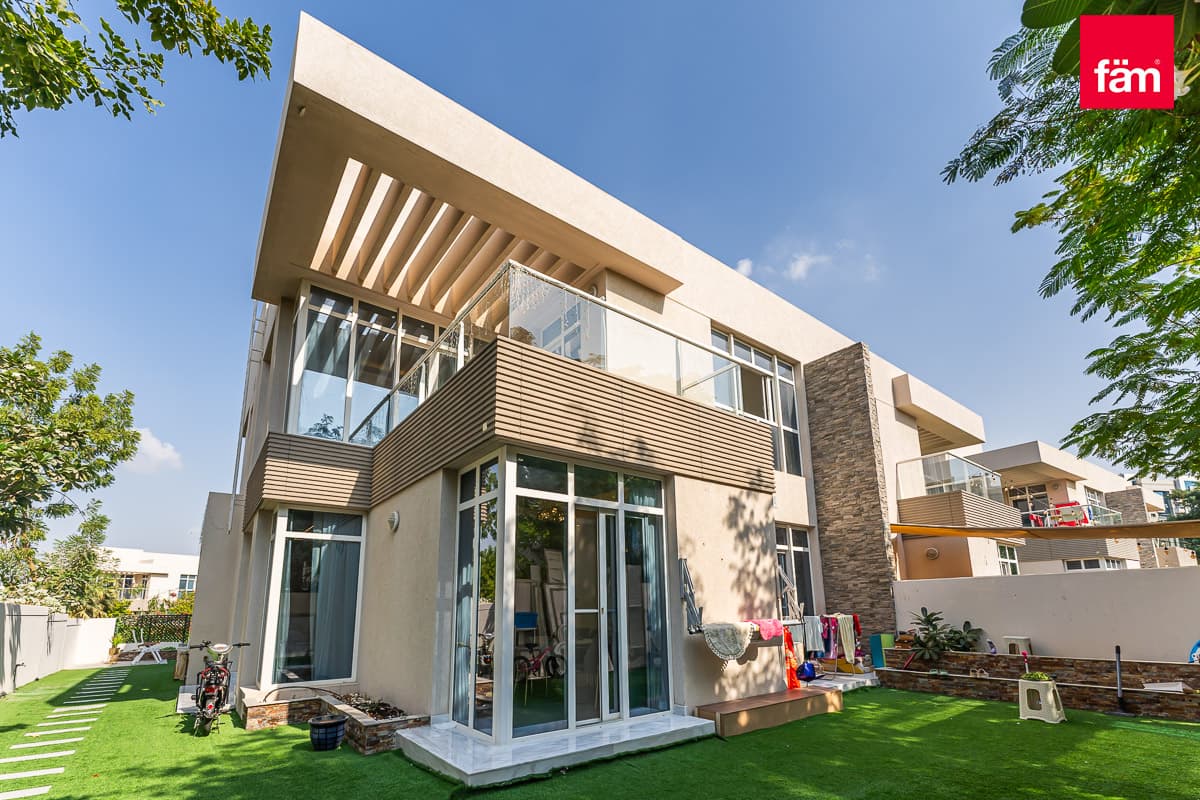 4 bedroom villa in Cedre Villas Cluster D, photograph 1 of 20