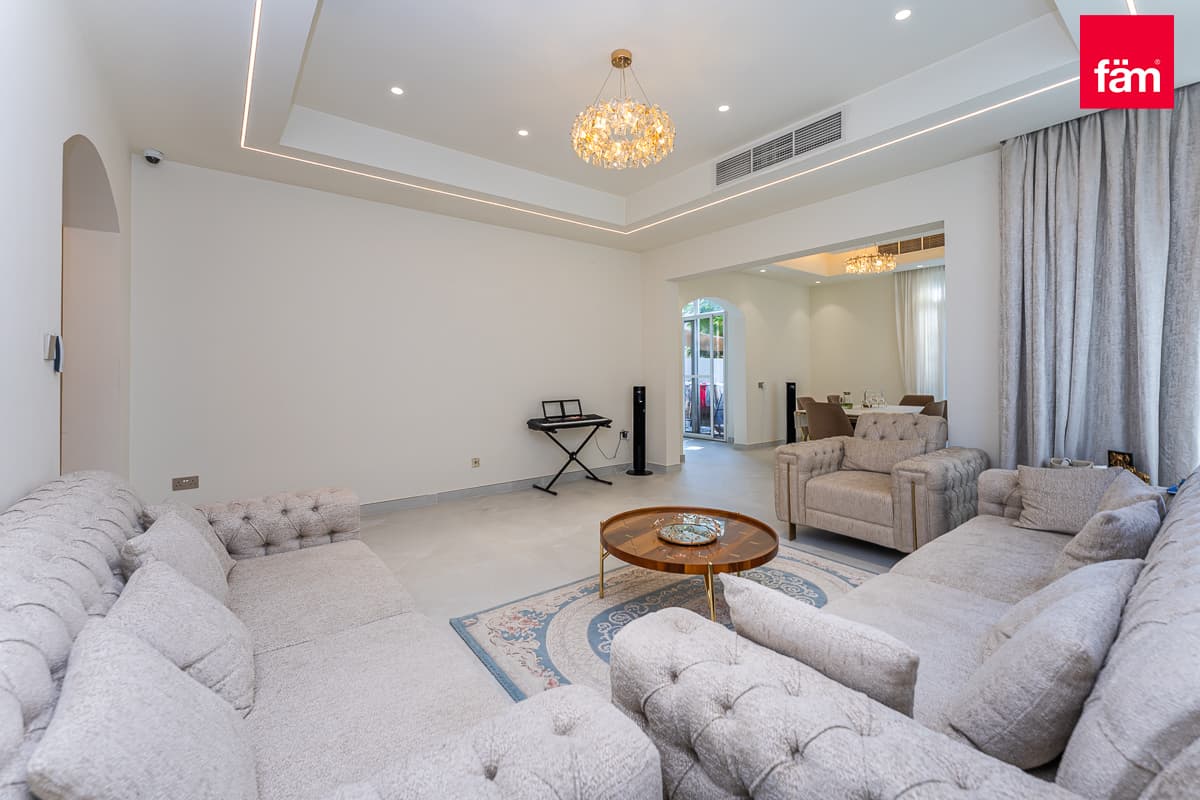 4 bedroom villa in Cedre Villas Cluster D, photograph 3 of 20