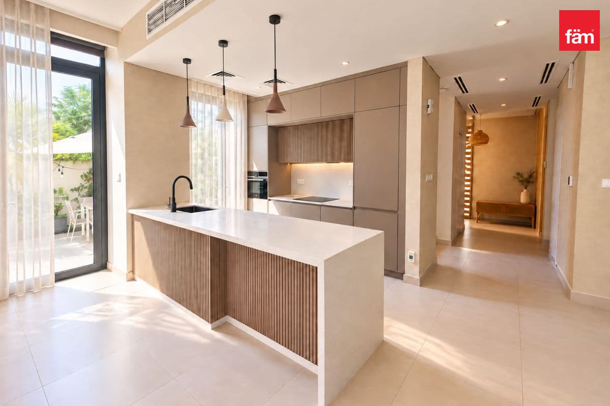 3 bedroom villa in Club Villas, photograph 2 of 12