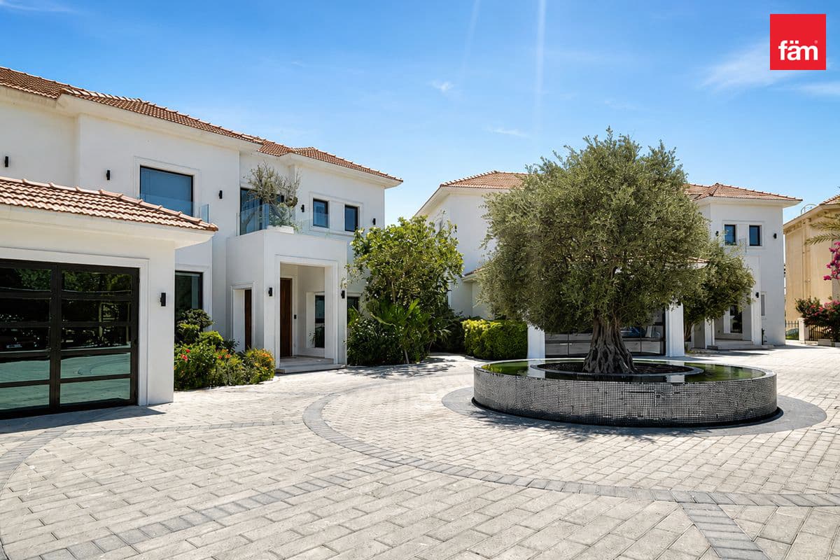 4 bedroom villa in Cluster 50, photograph 1 of 20