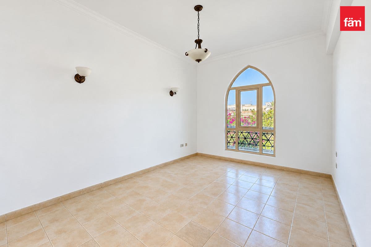 4 bedroom villa in Cluster 9, photograph 4 of 14