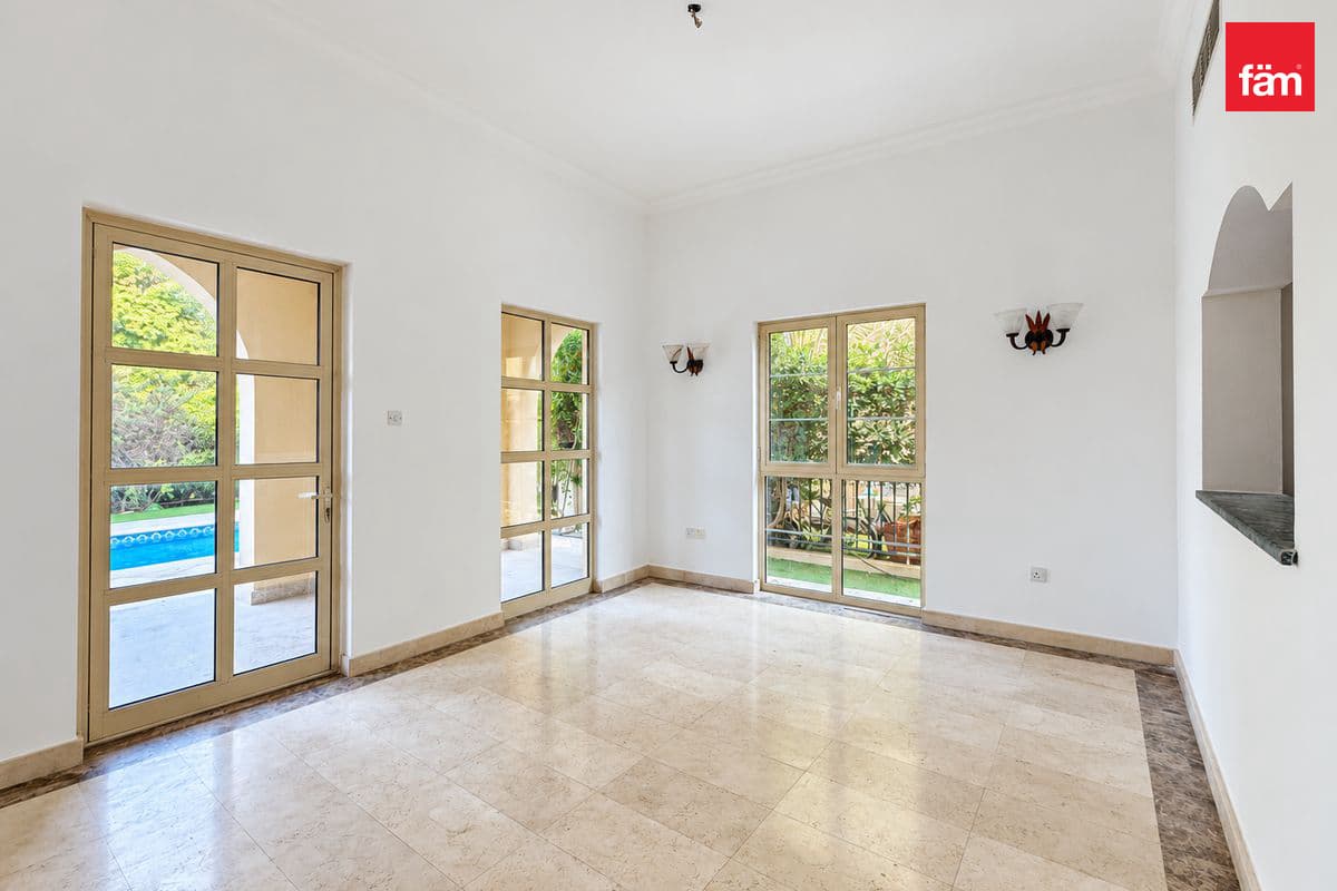 4 bedroom villa in Cluster 9, photograph 6 of 14