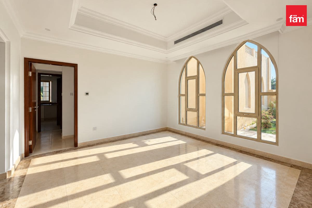 4 bedroom villa in Cluster 9, photograph 11 of 14
