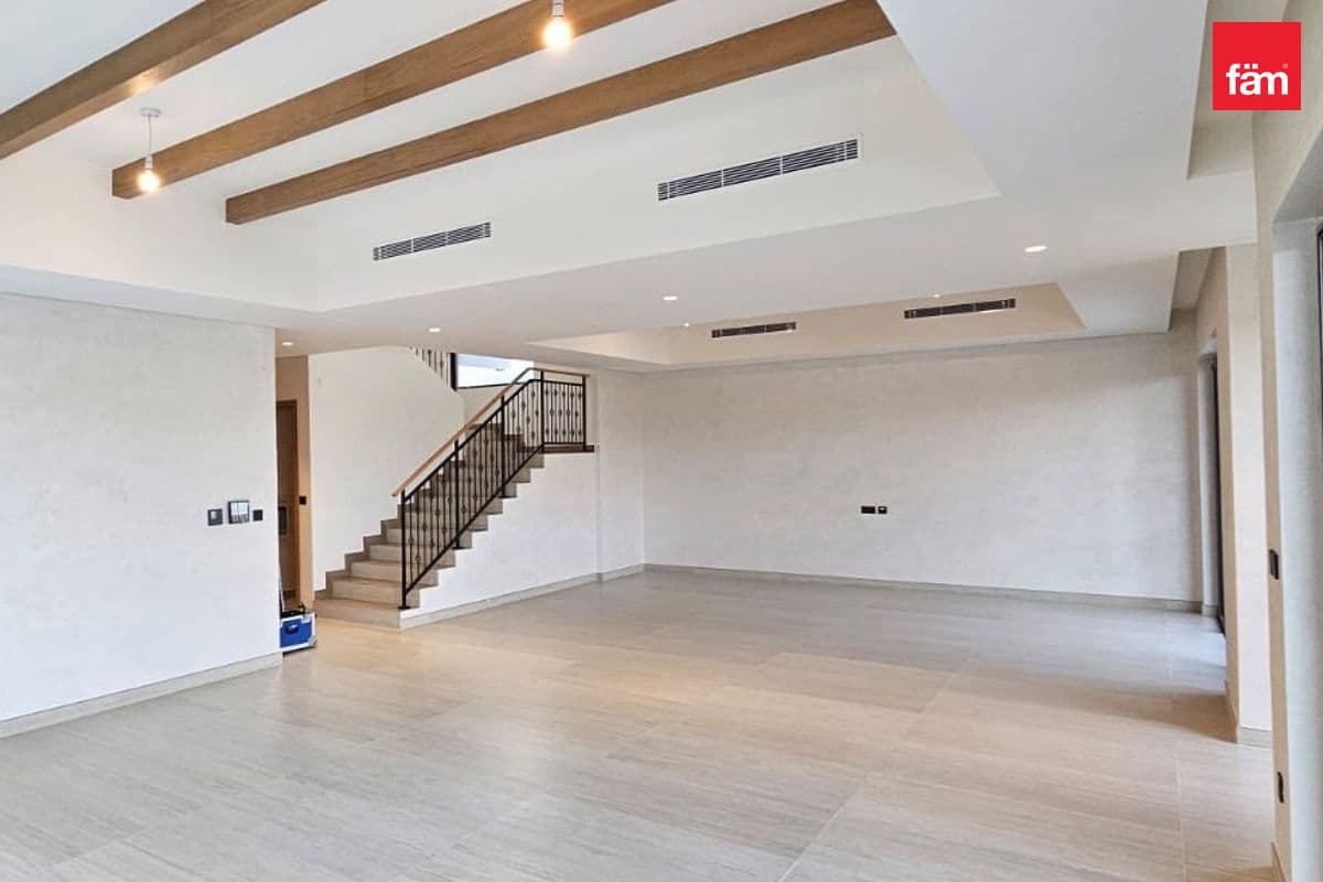 6 bedroom villa in DAMAC Lagoons Costa Brava 1, photograph 12 of 15