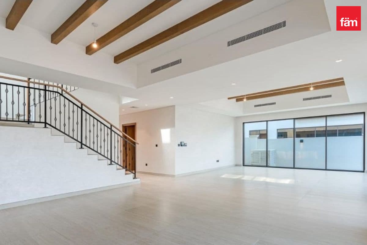6 bedroom villa in DAMAC Lagoons Costa Brava 1, photograph 5 of 18