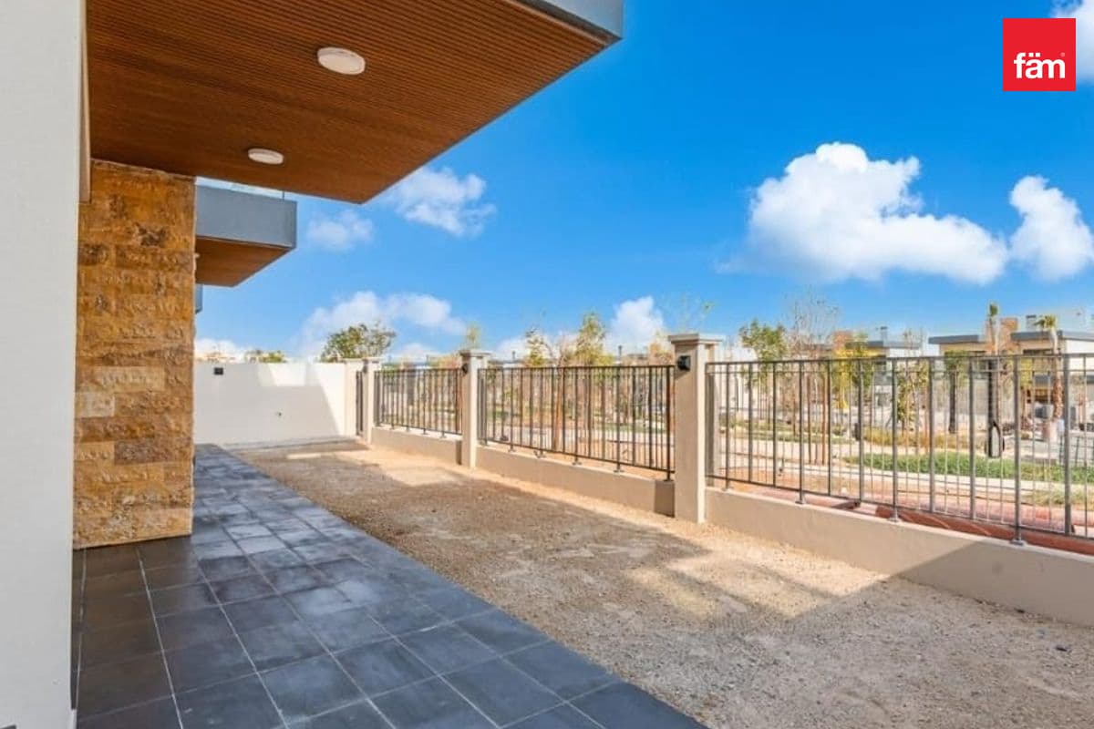 6 bedroom villa in DAMAC Lagoons Costa Brava 1, photograph 15 of 18