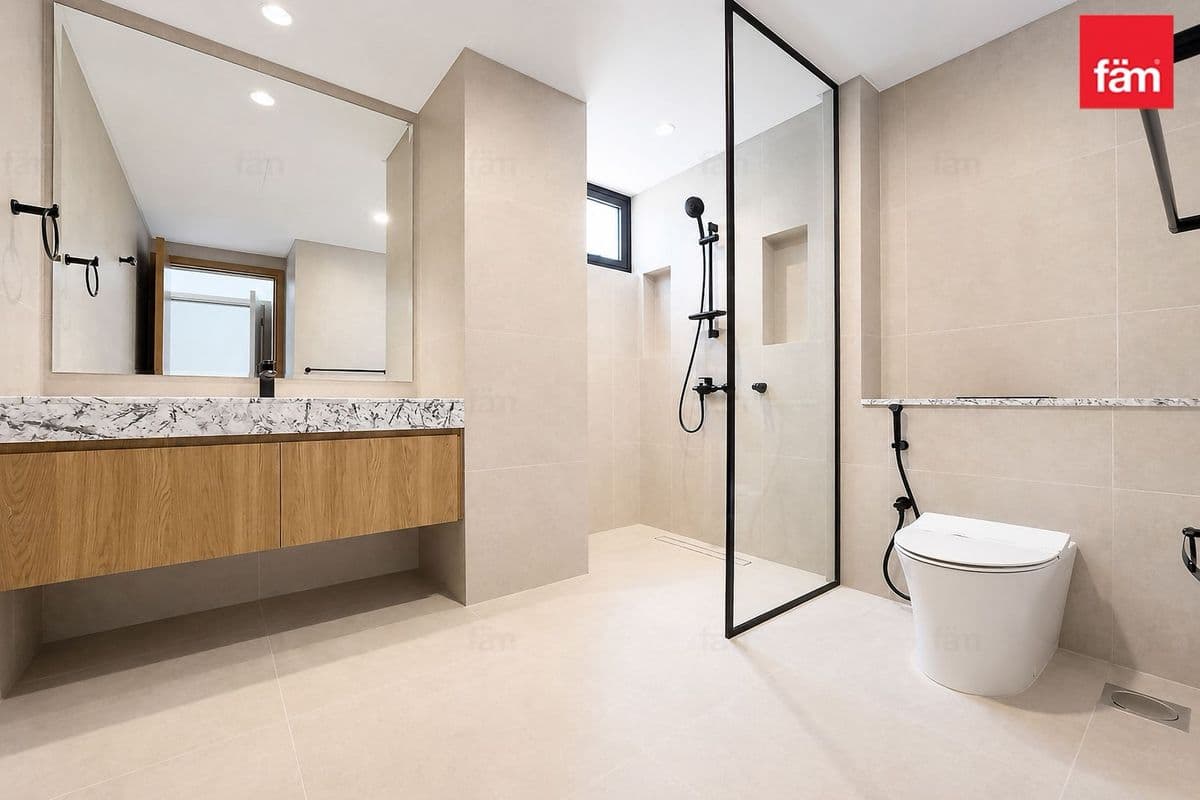 6 bedroom villa in DAMAC Lagoons Costa Brava 1, photograph 19 of 20