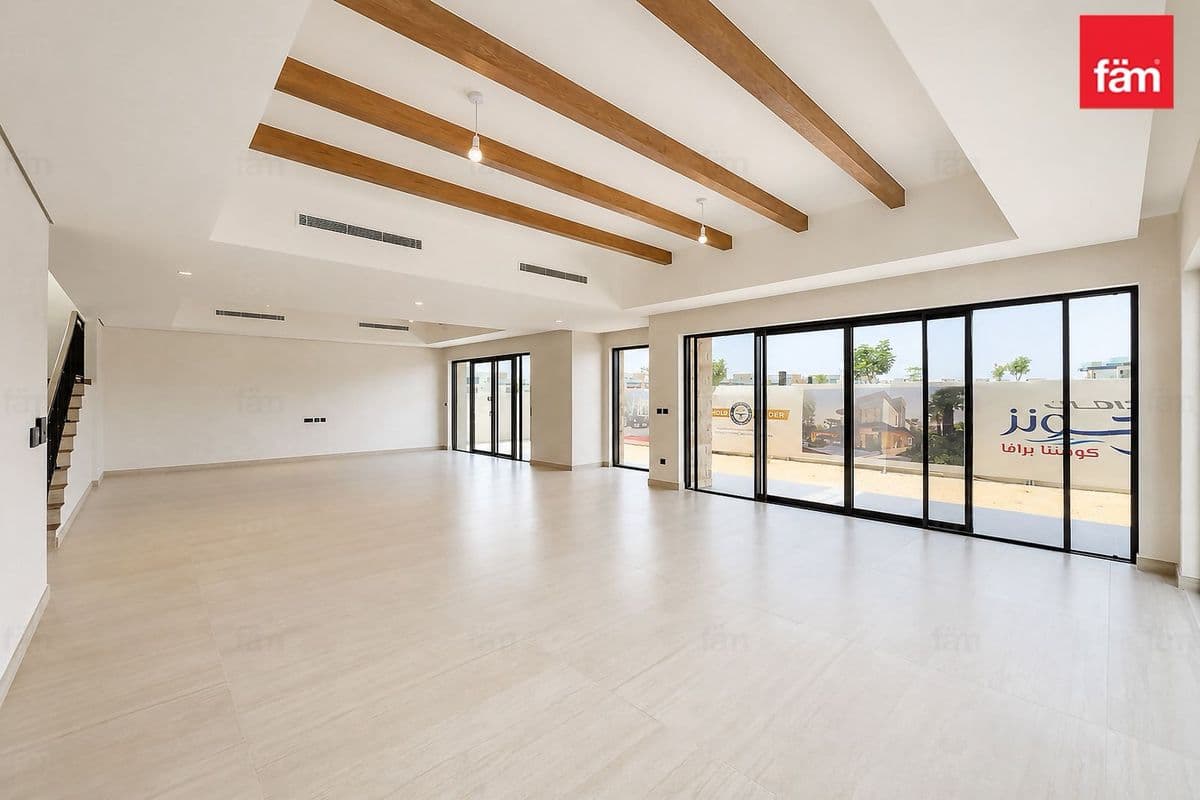 6 bedroom villa in DAMAC Lagoons Costa Brava 1, photograph 7 of 20