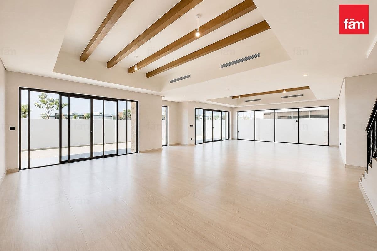 6 bedroom villa in DAMAC Lagoons Costa Brava 1, photograph 6 of 20