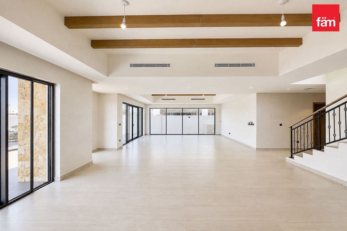 6 bedroom villa in DAMAC Lagoons Costa Brava 1, photograph 11 of 20