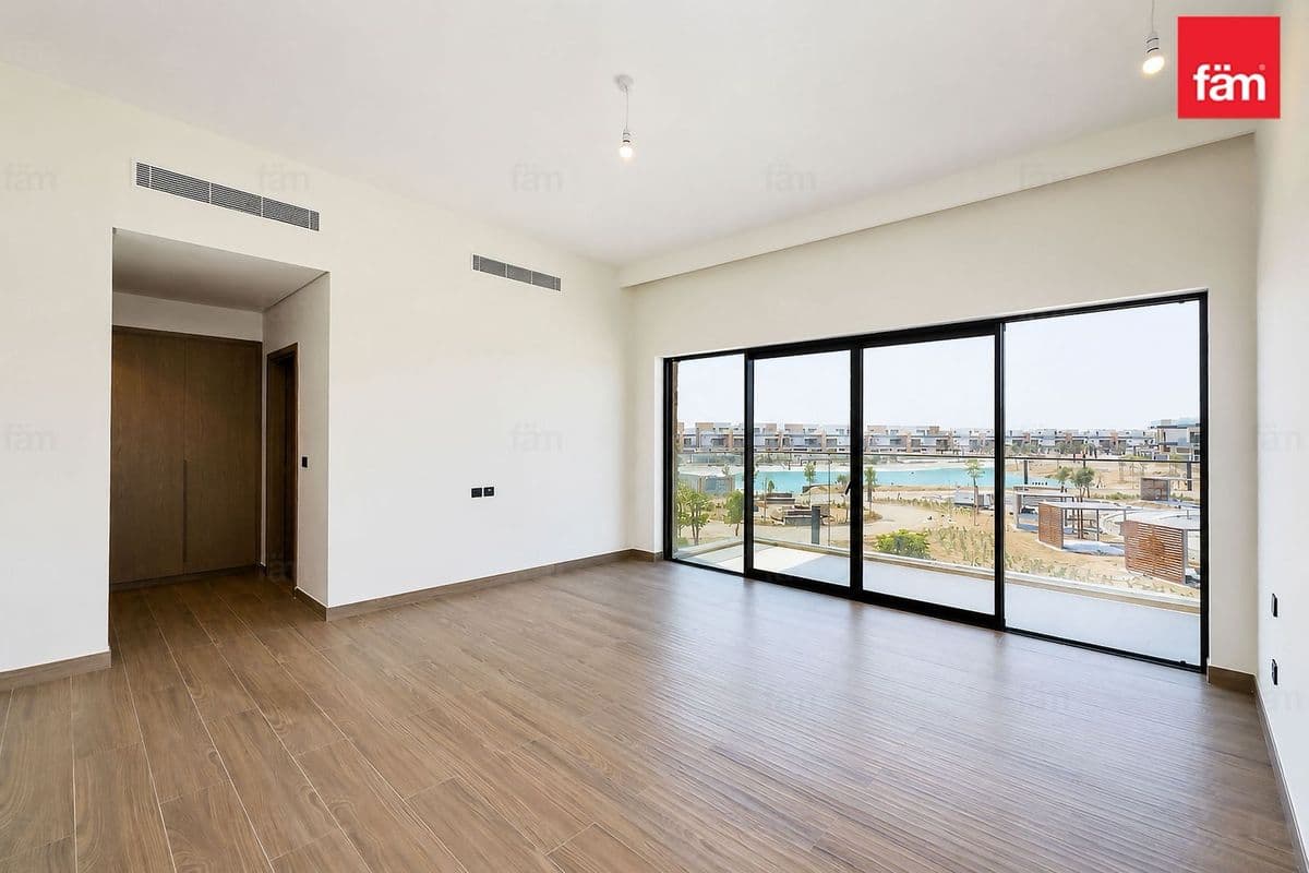 6 bedroom villa in DAMAC Lagoons Costa Brava 1, photograph 14 of 20