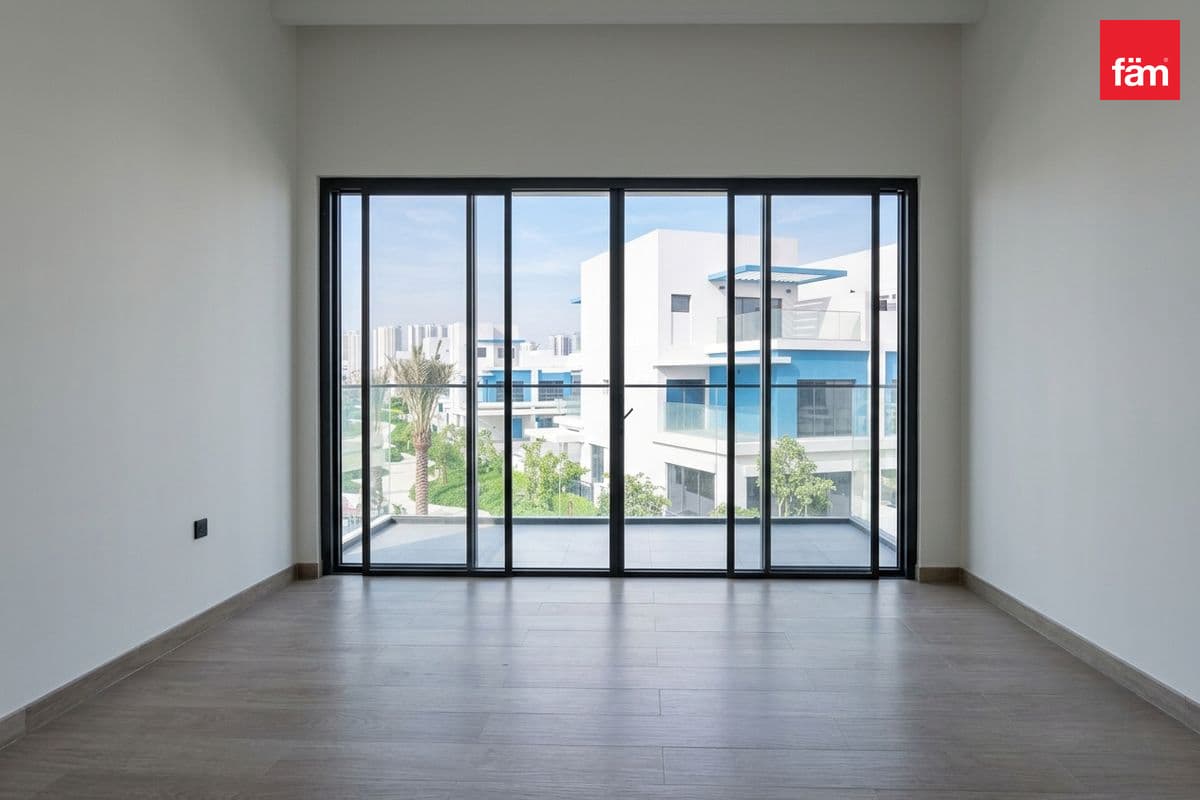 6 bedroom villa in DAMAC Lagoons Santorini 3, photograph 19 of 20