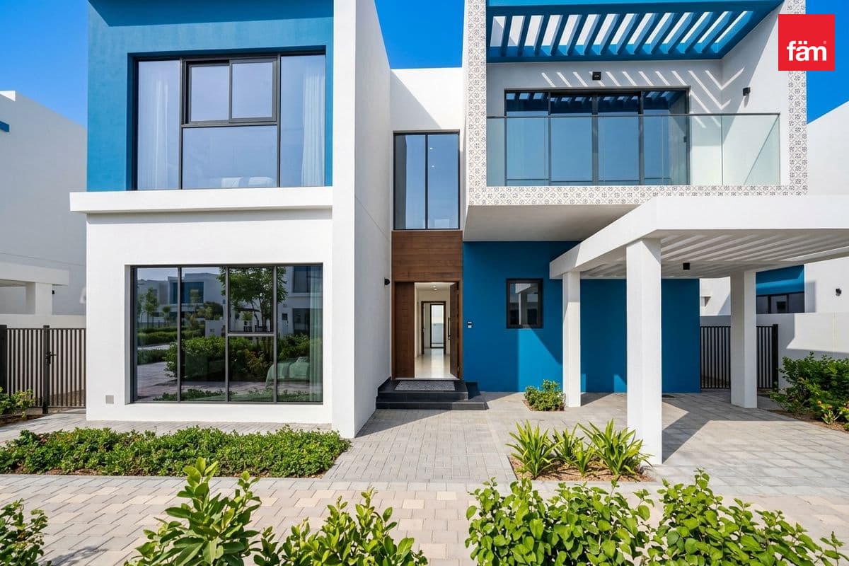 6 bedroom villa in DAMAC Lagoons Santorini 3, photograph 2 of 20