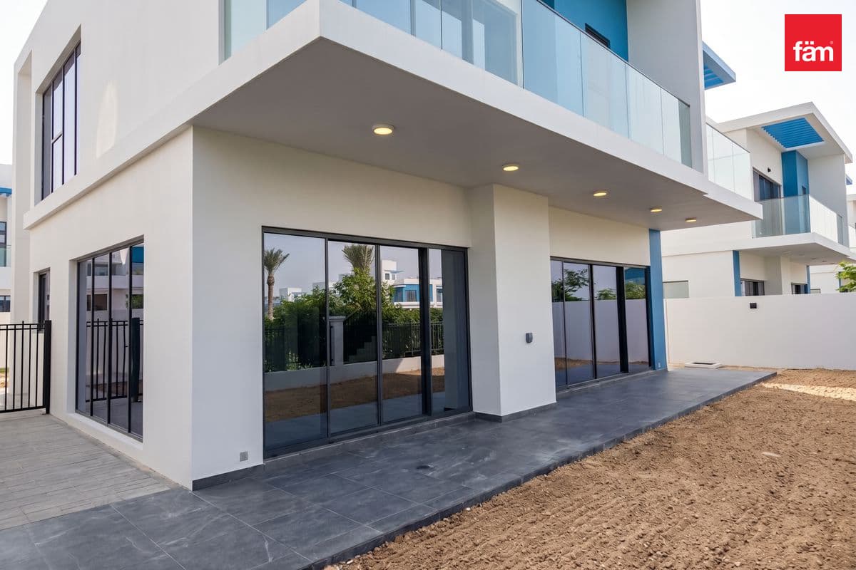 6 bedroom villa in DAMAC Lagoons Santorini 3, photograph 12 of 14