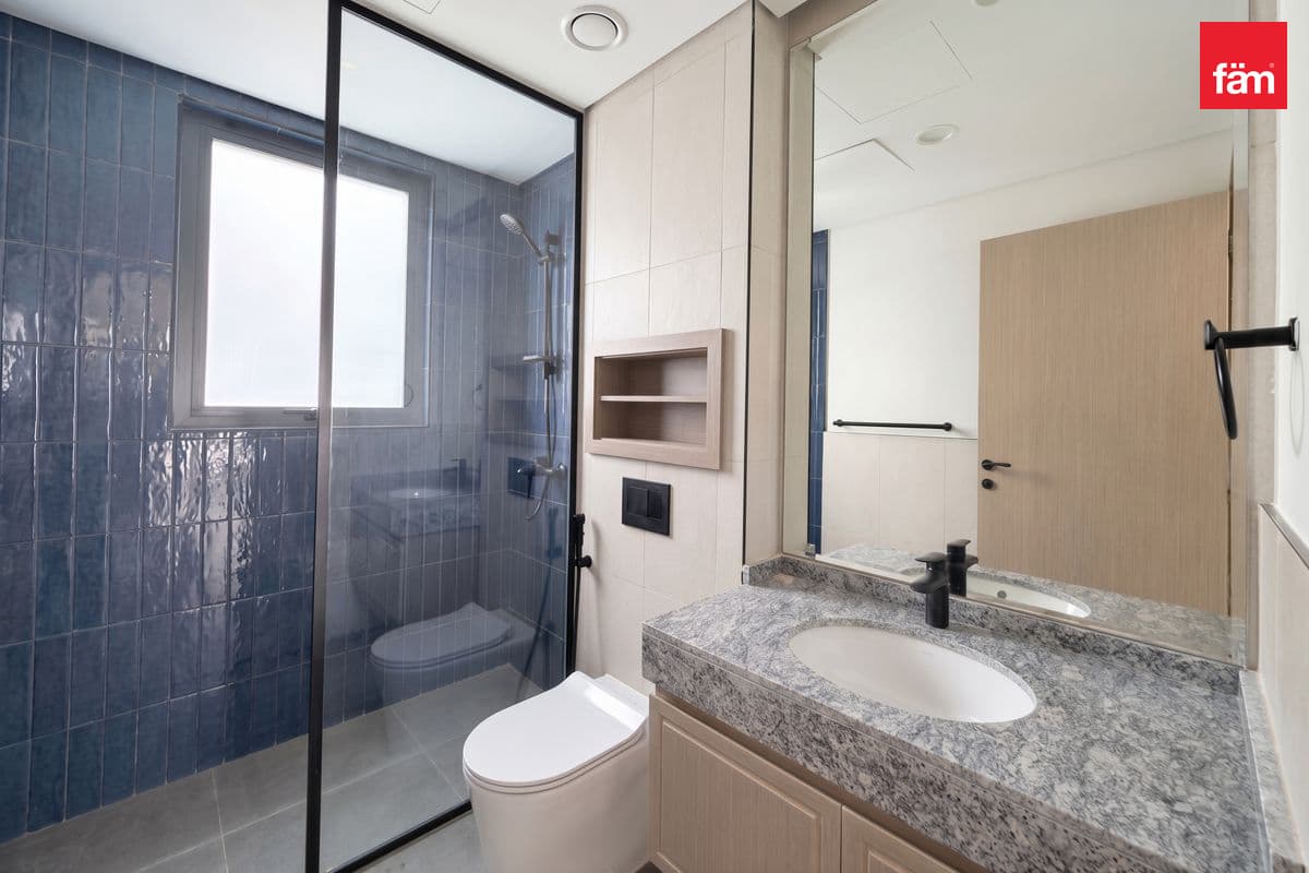 6 bedroom villa in DAMAC Lagoons Santorini 3, photograph 15 of 16