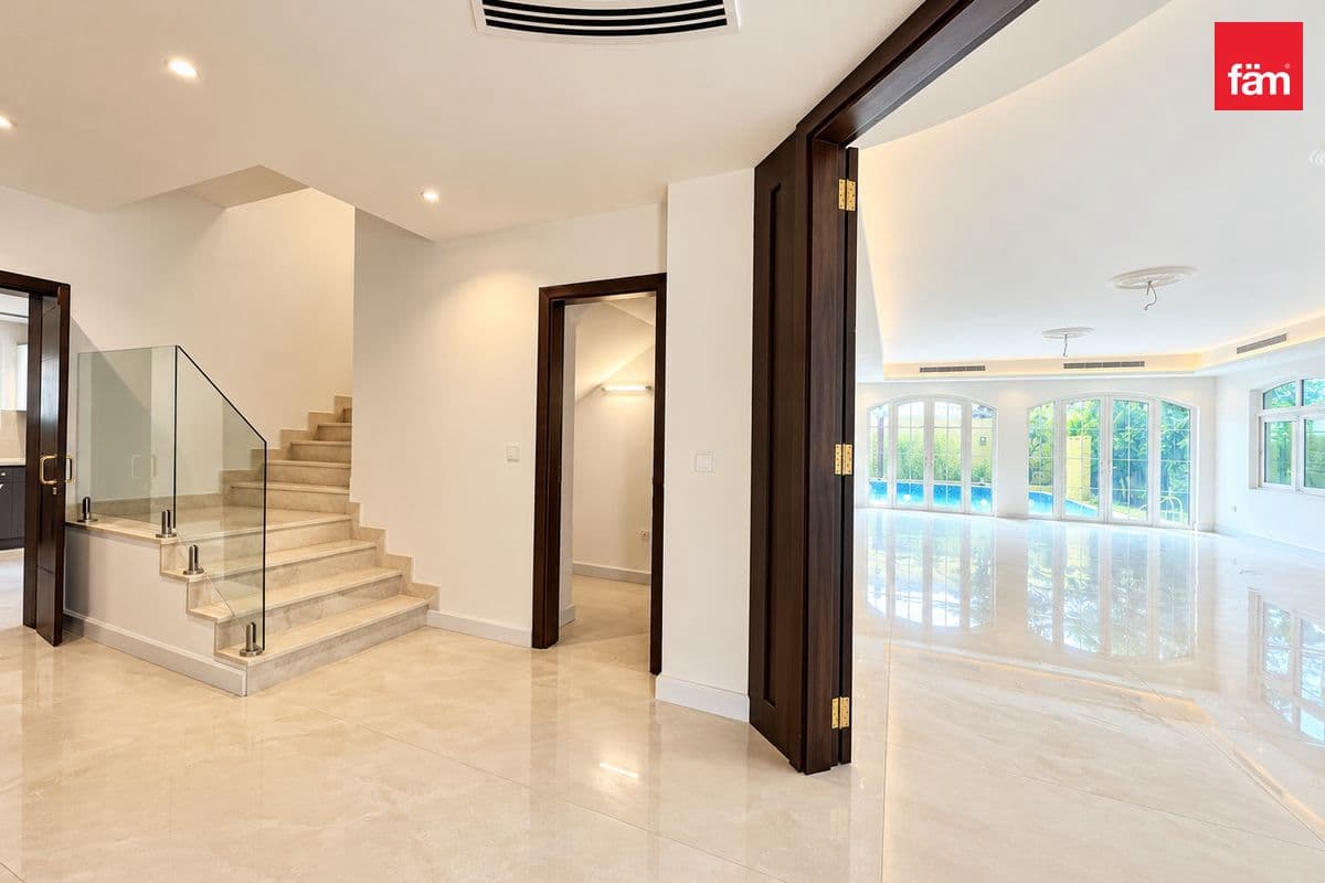 5 bedroom villa in District 2 - Jumeirah Park, photograph 9 of 20
