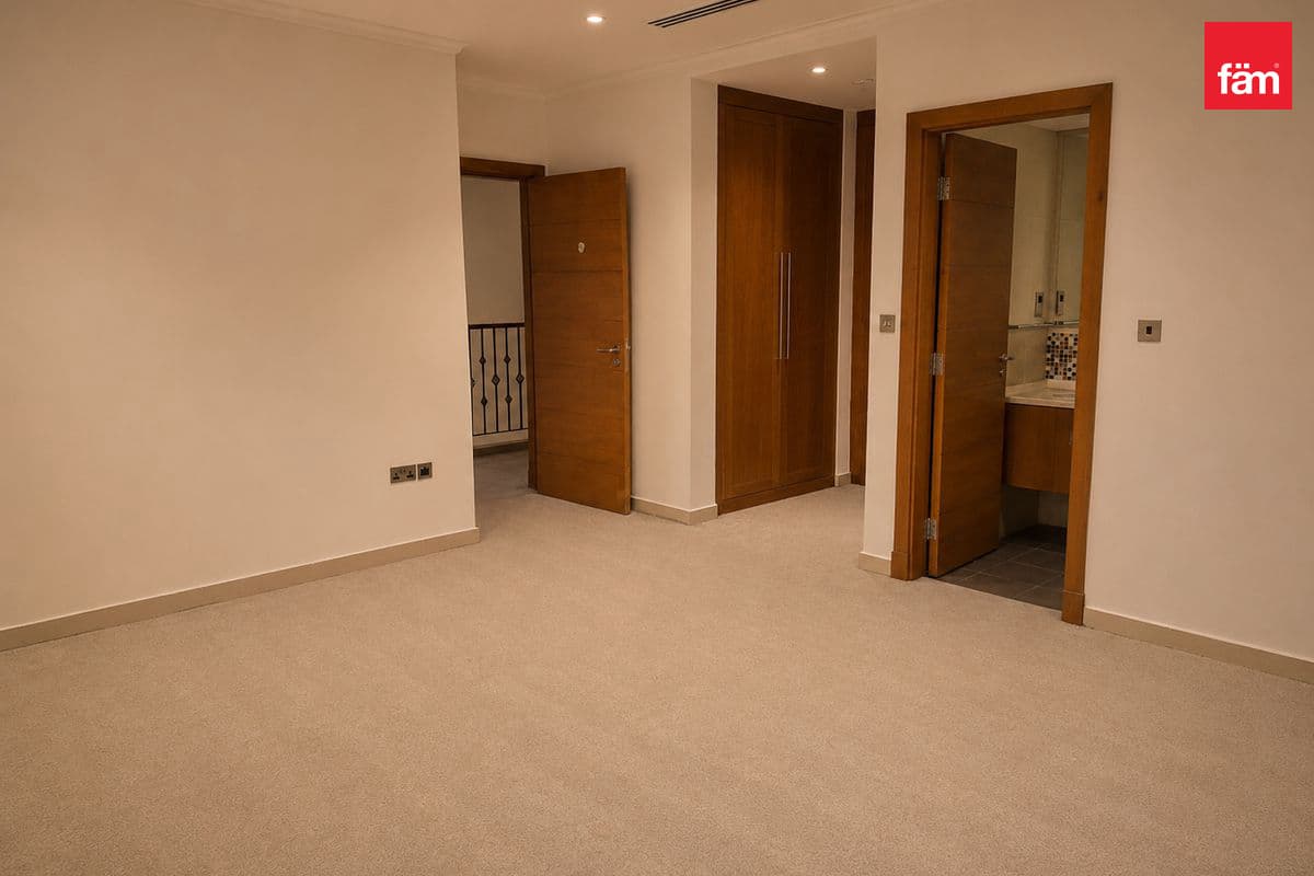 4 bedroom villa in District 4, photograph 15 of 20
