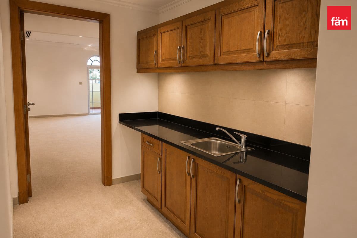 4 bedroom villa in District 4, photograph 12 of 20