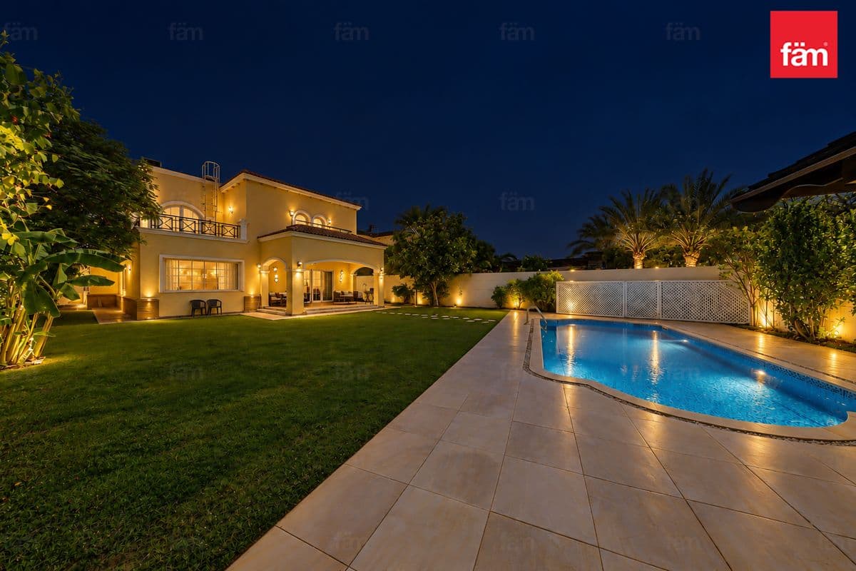 Villa in Legacy Large