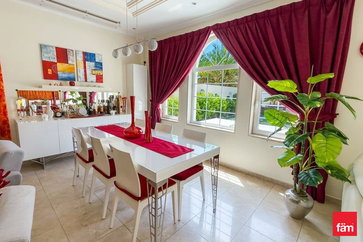 3 bedroom villa in District 5, photograph 3 of 11