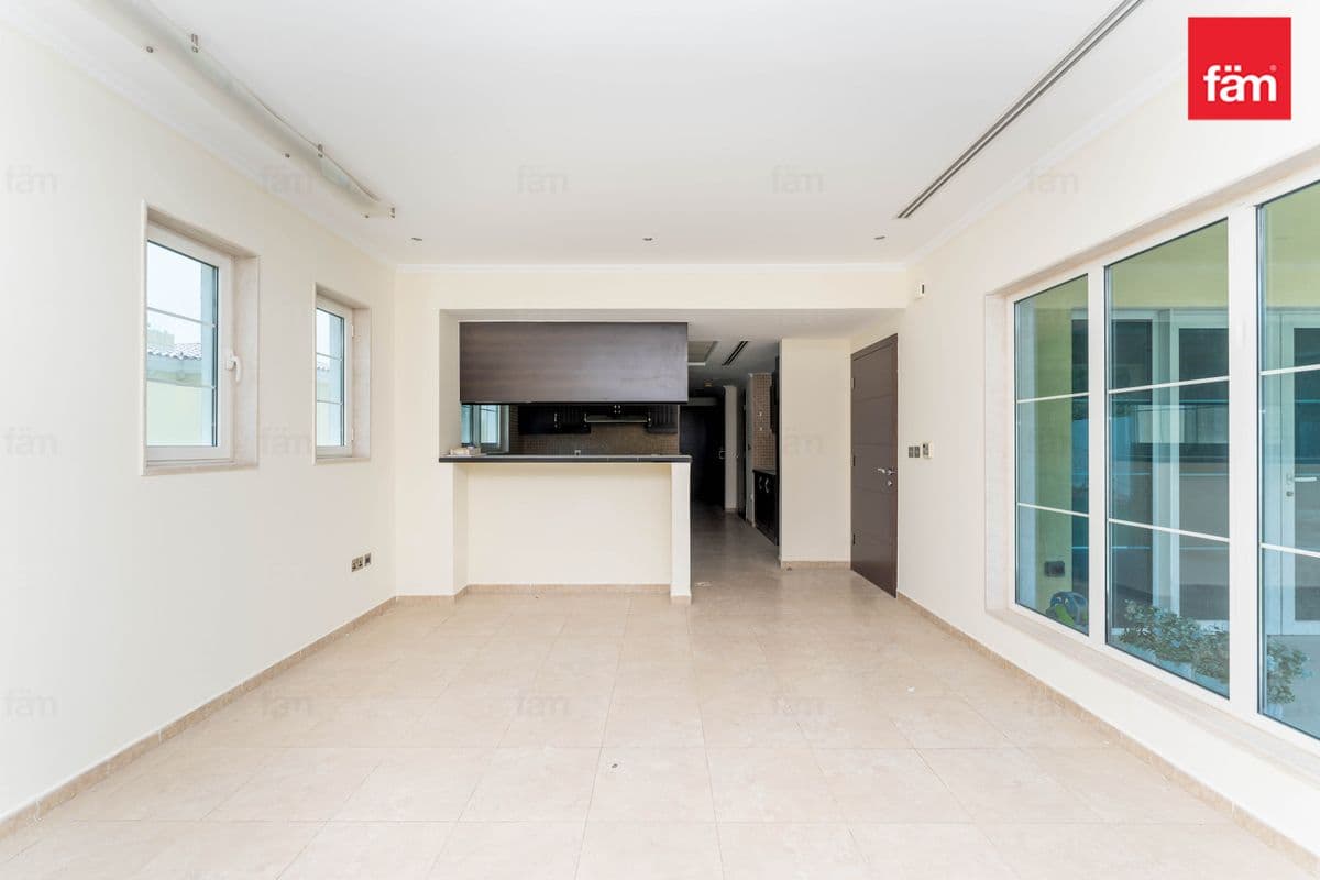 Vacant|Maid Suite|Prime Location