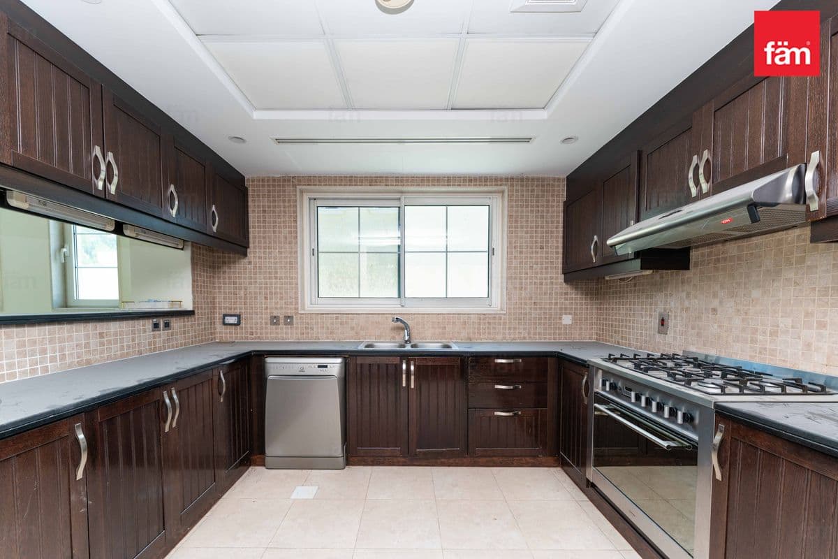 3 bedroom villa in District 5, photograph 4 of 20