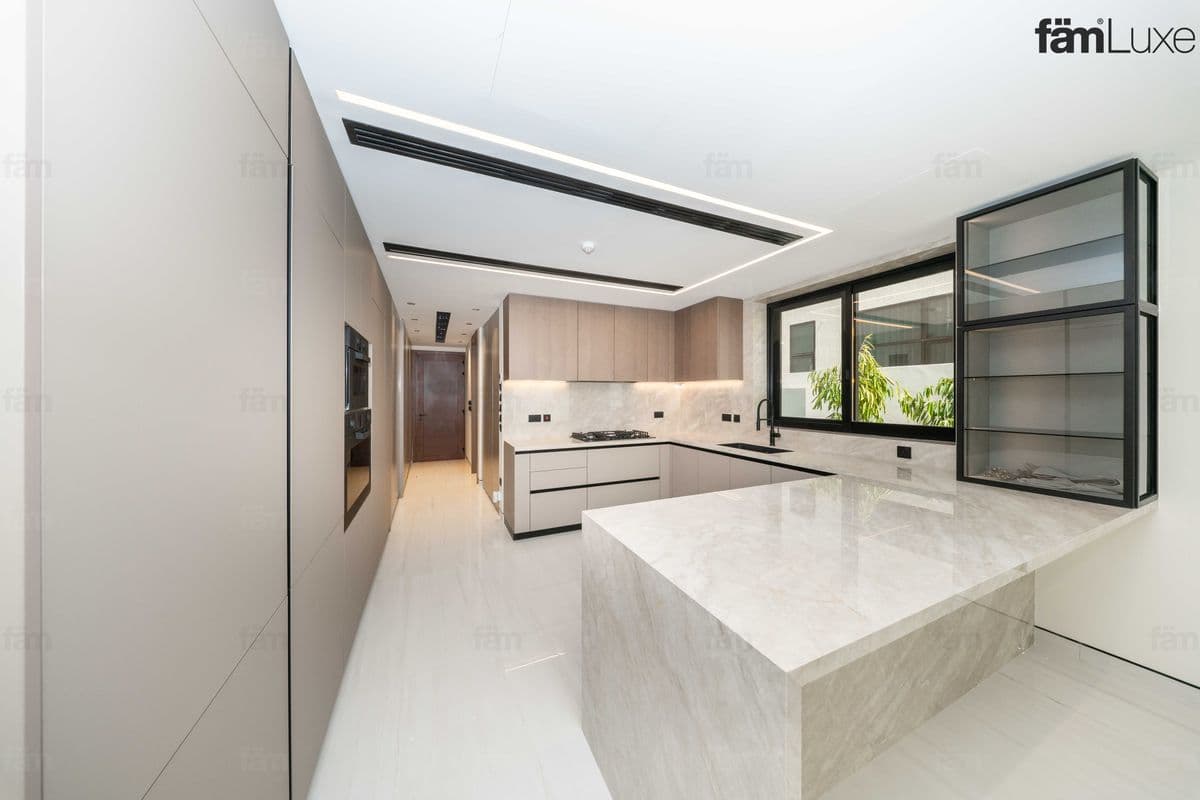 4 bedroom villa in District 6, photograph 4 of 20