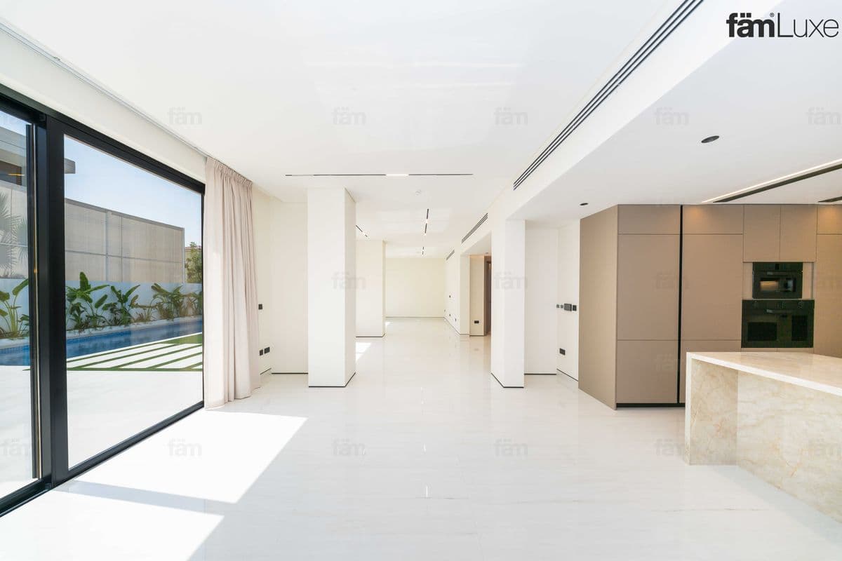 4 bedroom villa in District 6, photograph 2 of 20