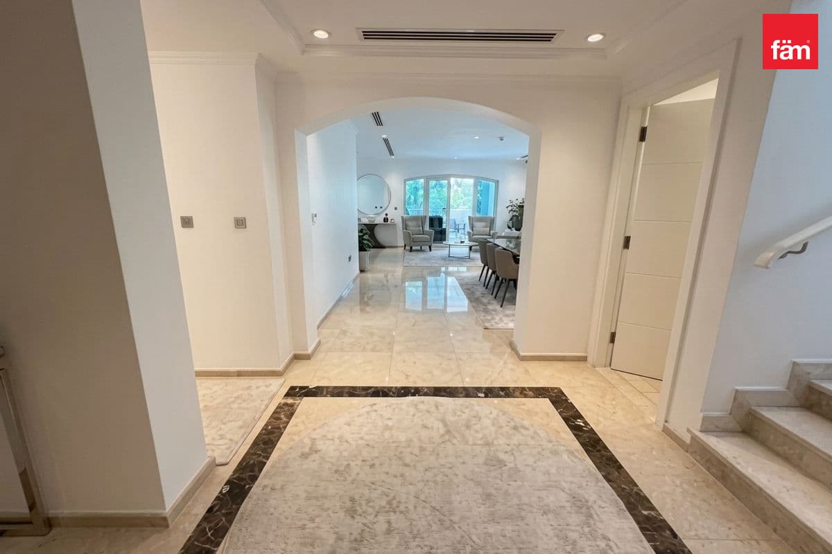 4 bedroom villa in District 7, photograph 12 of 20