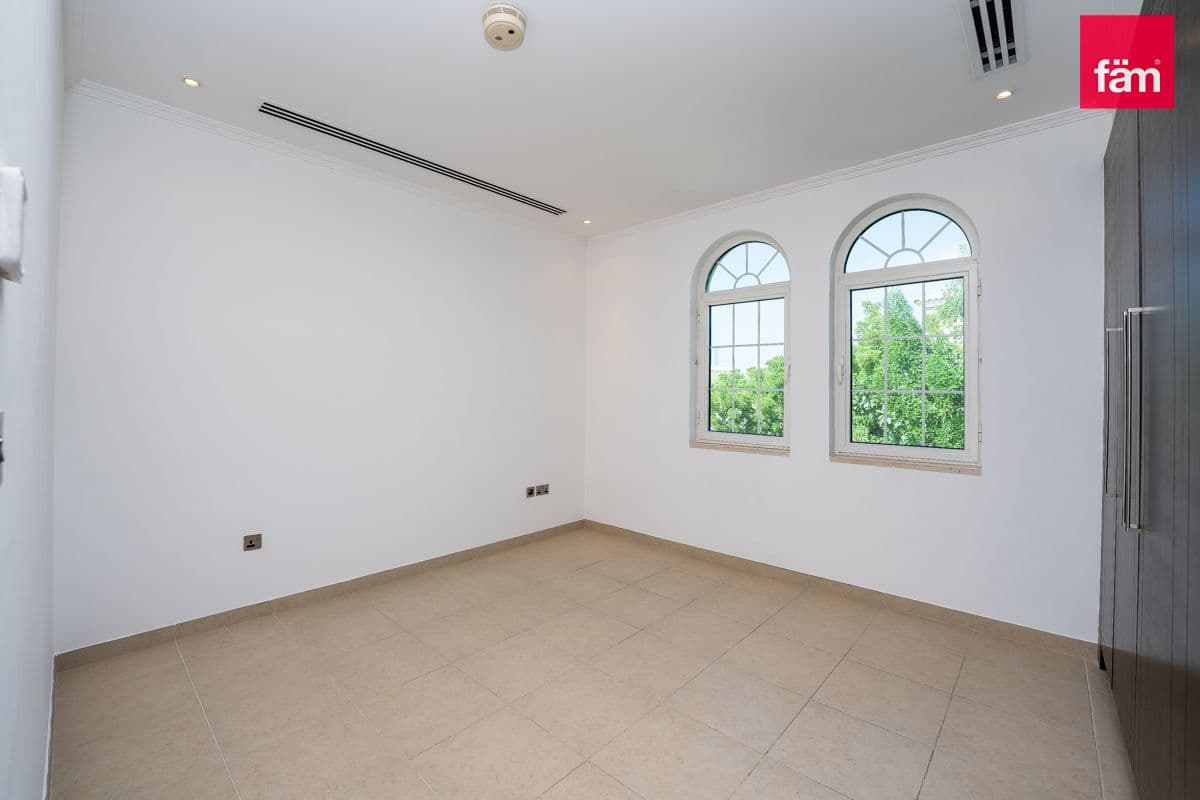 3 bedroom villa in District 8, photograph 12 of 13