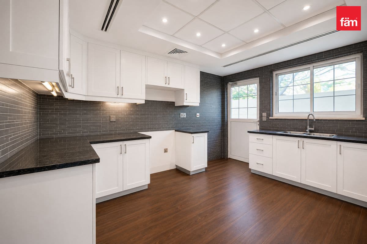 4 bedroom villa in District 8, photograph 9 of 17