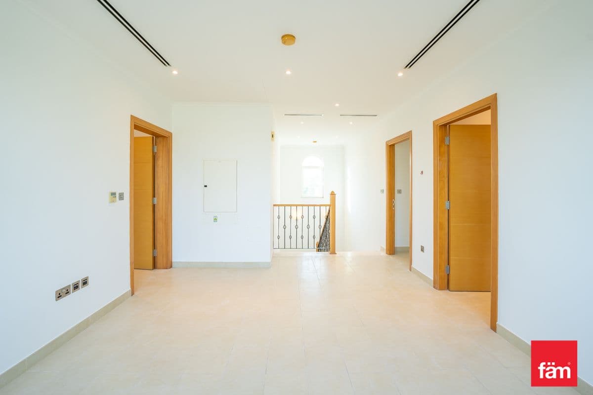 4 bedroom villa in District 8, photograph 11 of 17