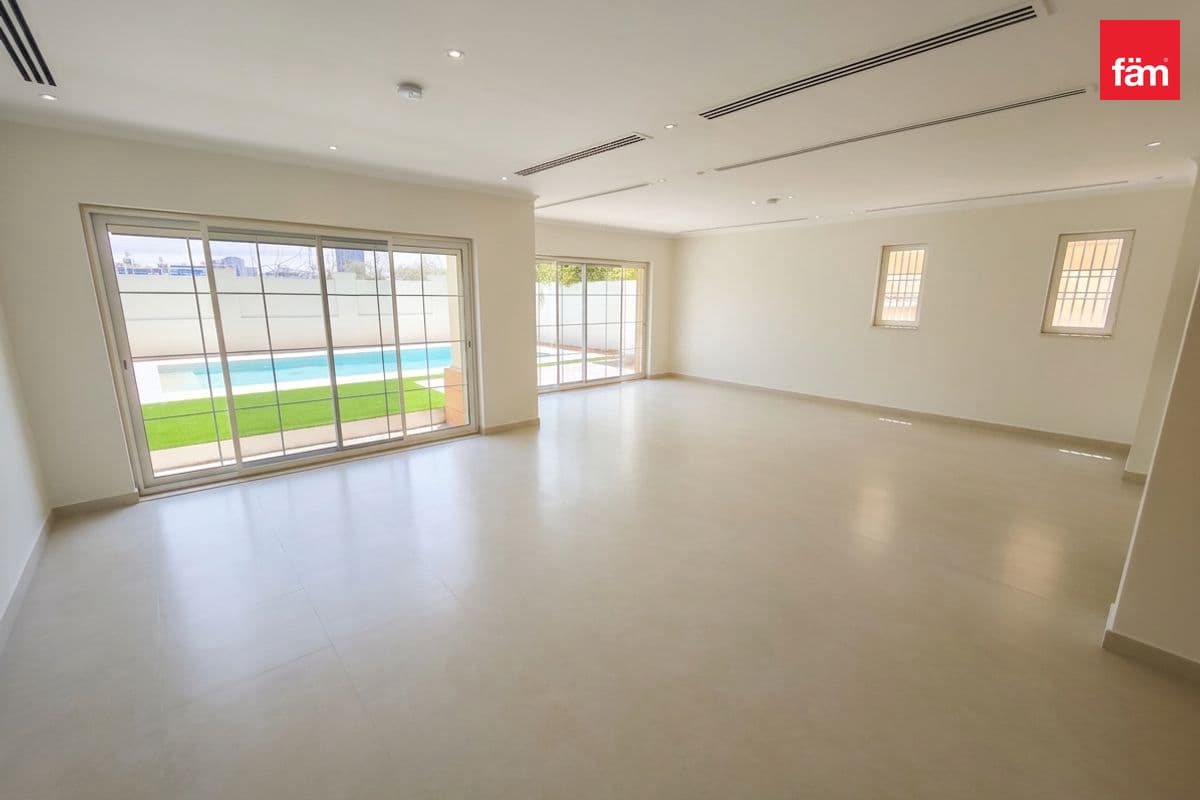 4 bedroom villa in District 8, photograph 18 of 20
